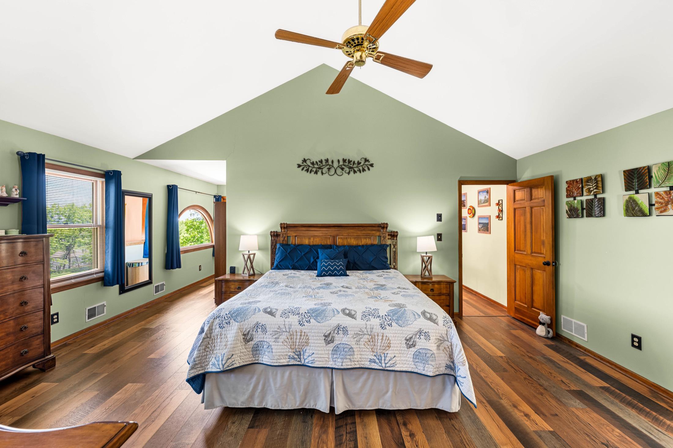 Bright interior real estate photograph