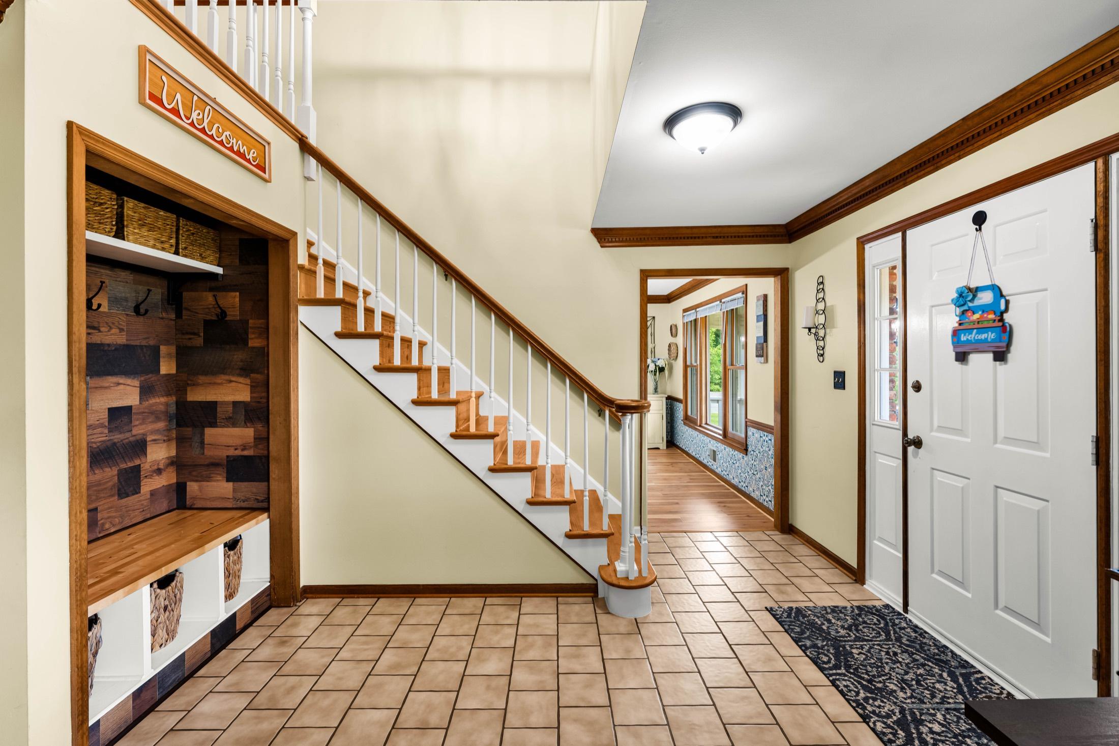 Bright interior room, real estate photography