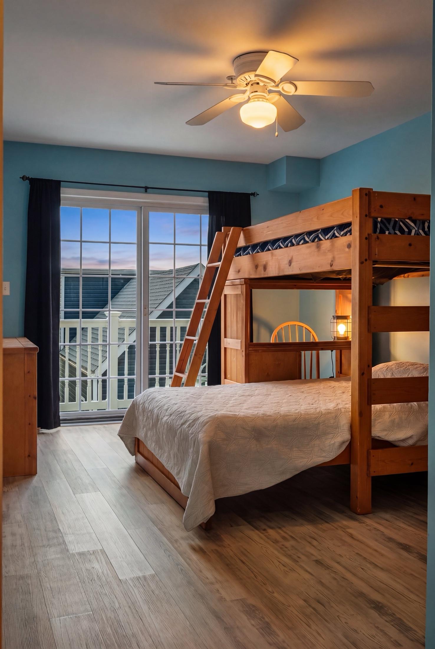 Bunk bedroom at evening with a balcony view, Seaside Heights rental