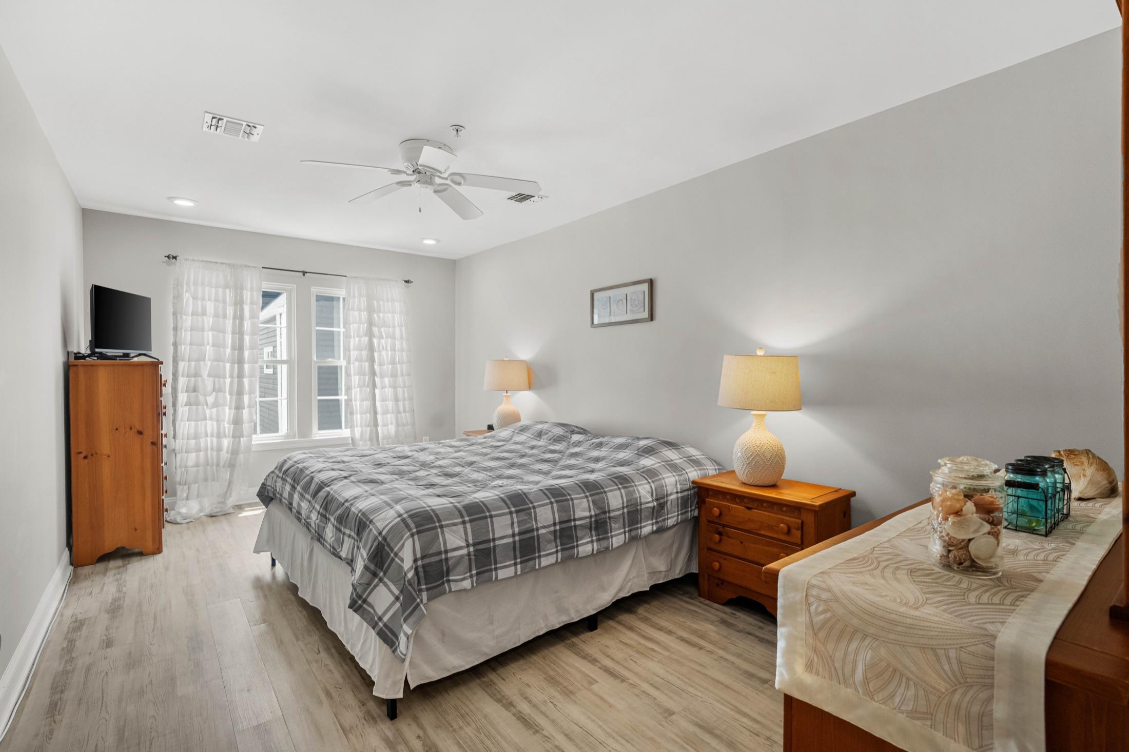 Primary bedroom with a queen bed, Seaside Heights rental